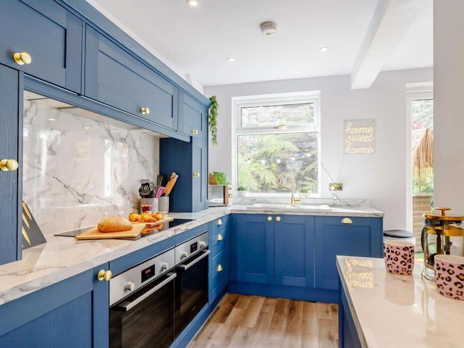 Dawns House Cromford, Peak District, Hot Tub, For 6 - Stunning Views Apartment Exterior photo
